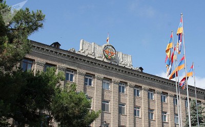 Newspaper: Armenia authorities exerting unprecedented pressure on Artsakh powers that be