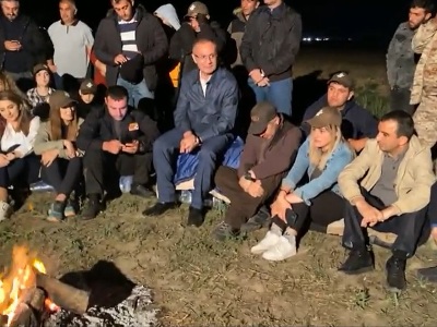 Տիգրանաշեն-Երևան երթի մասնակիցների քննարկումը խարույկի շուրջ (տեսանյութ)