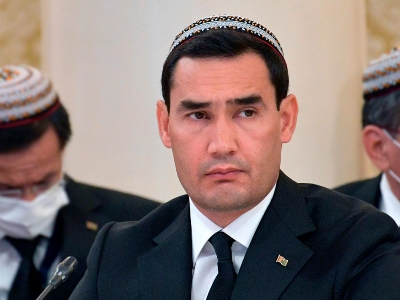Президент Туркмении потребовал ускорить возведение нового города близ Ашхабада