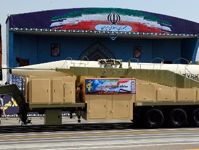 Иран показал на параде баллистическую ракету с дальностью поражения 1450 км