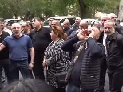 Արթուր Դավթյանն այդպես էլ չի ընդունել զոհվածների ծնողներին, վաղը կրկին ակցիա կանեն դատախազության դիմաց
