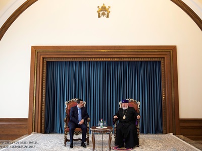 Президент Арцаха встретился в Эчмиадзине с Католикосом Всех армян