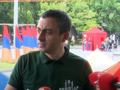 Оппозиционер: С самого утра граждане перекрыли в Ереване более 20 улиц