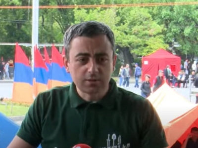 Оппозиционер: Полиция Армении продолжает применять грубую силу в отношении митингующих