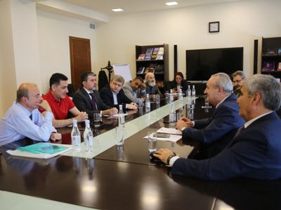 Տեղի է ունեցել Օհան Դուրյանի ծննդյան 100-ամյակին նվիրված հոբելյանական հանձնաժողովի անդրանիկ նիստը