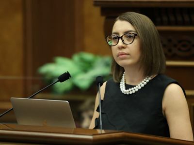 Омбудсмен Армении призвала депутатов умиротворить экстремистские настроения
