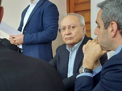 «Ժողովուրդ». Ուժային կառույցների ղեկավար կազմը շունչները պահած սպասել է Աղվան Հովսեփյանի ելույթին
