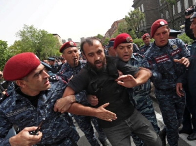 Committee to Protect Journalists: Armenia law enforcement obstruct journalists covering Yerevan protests
