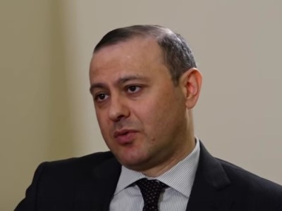 Արցախը միշտ տեղեկացված է եղել բանակցություններից, ամեն ինչ համաձայնեցվել է, այդպես էլ կշարունակենք․ Արմեն Գրիգորյան