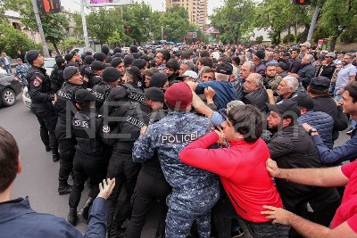 «Հրապարակ». Հայտնի են ազատման դիմումներ գրած բերետավորների անունները
