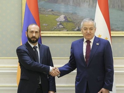 Armenia and Tajikistan FMs discuss cooperation issues