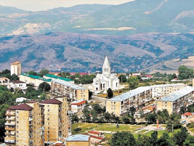 Azerbaijanis to settle in Armenian houses in occupied Shushi