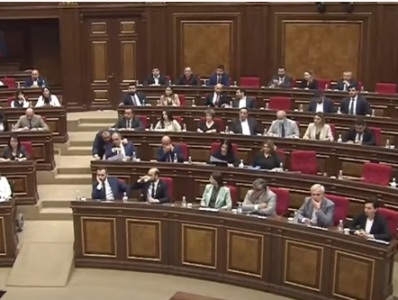 Парламент Армении одобрил ряд поправок к действующим законам