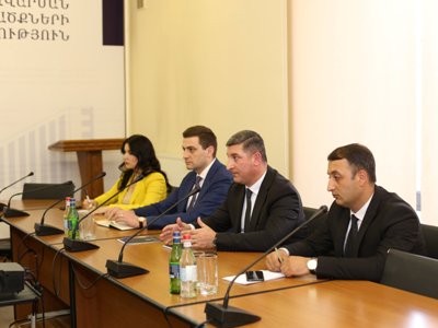 Գնել Սանոսյանը հանդիպել է Հայաստանում բեռնափոխադրումներ իրականացնող ընկերությունների ներկայացուցիչների հետ