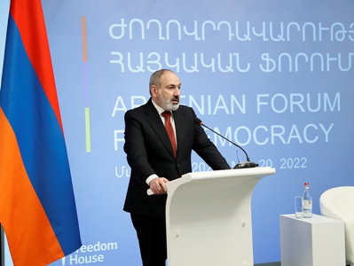 Մեր ժողովրդավարությունն անամպ չէ. բախվում ենք երկու խումբ խնդիրների. Փաշինյան