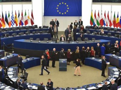 В Европарламенте призвали ввести нефтяное эмбарго против РФ без участия Венгрии