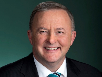 New Australian government calls on China to lift trade sanctions