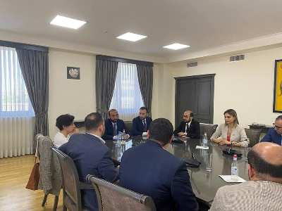 ՔՊ խմբակցության պատգամավորներն Միրզոյանի հետ քննարկել են խաղաղության օրակարգին վերաբերող հարցեր