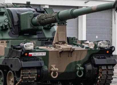 Poland provides Ukraine with 18 self-propelled AHS Krab howitzers