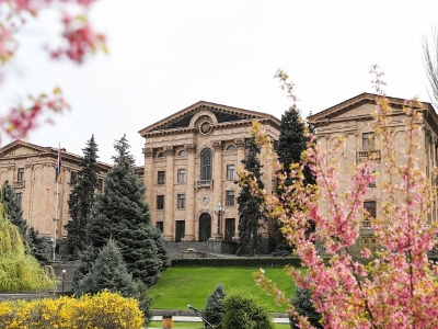Լրագրողներին թույլ չէին տալիս հետեւել բյուջեի 2021 թվականի կտարողականի քննարկմանը