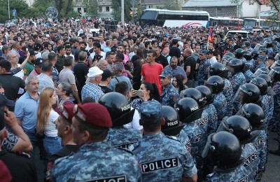 «Փաստ». Տարբերակներ են մտածում