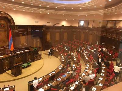 «Հրապարակ». Արձակուրդային տրամադրություններ Ազգային ժողովում
