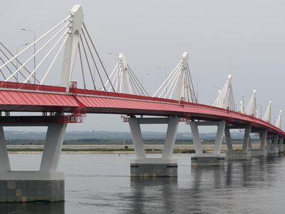 Между Россией и Китаем открылся первый автомобильный мост