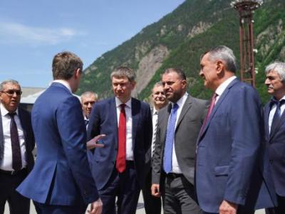 Վահան Քերոբյանը «Վերին Լարս» անցակետում  հանդիպել է ՌԴ տնտեսական զարգացման նախարարի հետ