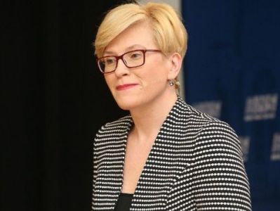 Трижды привитая премьер-министр Литвы заразилась коронавирусом