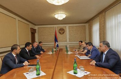 Արցախի նախագահն ընդունել է Կապանի համայնքապետի գլխավորած պատվիրակությանը