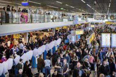 Cleaning staff at Amsterdam's Schiphol airport go on strike over bonuses