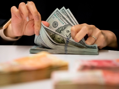 Many Russia banks stop opening foreign currency accounts