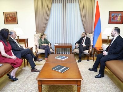 Արարատ Միրզոյանն ընդունել է Ամերիկայի հայկական համագումարի նախագահ Քերոլին Մուգարին