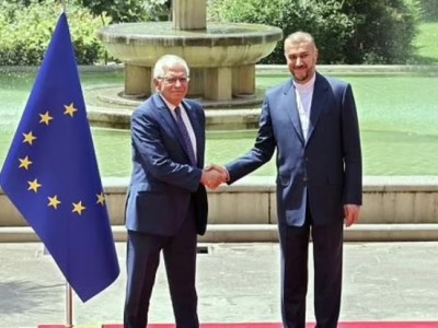 Բորելը ժամանել է Թեհրան եւ հանդիպել Իրանի արտգործնախարարի հետ