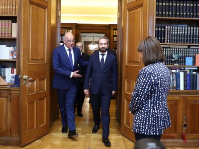Глава МИД Армении встретился с президентом Греции