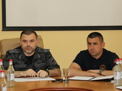 Карен Саркисян встретился с родственниками пропавших без вести военнослужащих