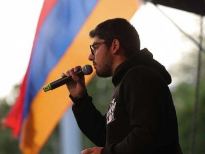 Բերձորը, Աղավնոն թշնամուն սկուտեղով մատուցելը փորձում են ստվերել Սաղաթելյանին և Հակոբյանին պաշտոնանկ անելով․ Ս․ Նազարյան