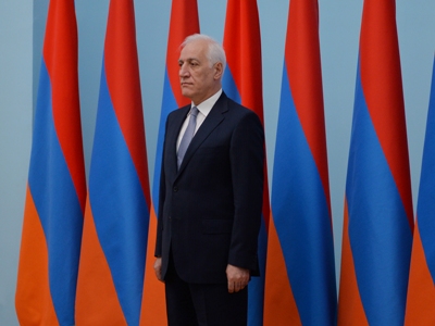 Հավատացած եմ, որ պատվով կշարունակեք իրականացնել Ձեր առաքելությունը. ՀՀ նախագահը բարձր կոչումներ են շնորհել (ֆոտո)