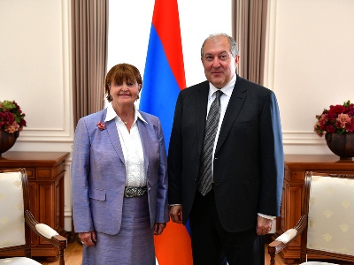 Դուք բոլոր իրավիճակներում կանգնած եք եղել Արցախի կողքին. Արմեն Սարգսյանը շնորհավորել է բարոնուհի Քերոլայն Քոքսին