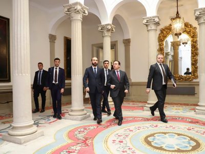 Armenia FM holds private talk with Spain counterpart