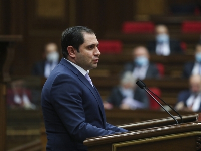 Հայաստանի ՊՆ ղեկավարը քննադատեց ընդդիմությանը՝ իր կողմնակիցներին զինվորական հավաքներից «ազատելու» փորձի համար