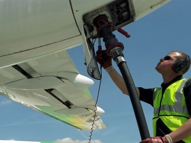 EU lawmakers support mandatory use of green jet fuel from 2025