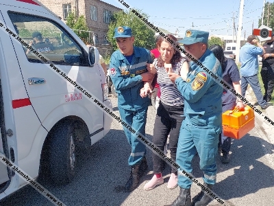 Արթիկում բախվել են «ՎԱԶ 21723»-ն ու «ՎԱԶ 2107»-ը. երեք մարդ վիրավորվել է
