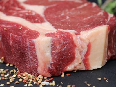 Частицы микропластика обнаружены в мясе и молоке домашних животных