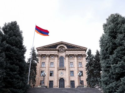 Совет парламента Армении собирается созвать заседание по вопросу лишения оппозиционных депутатов мандатов