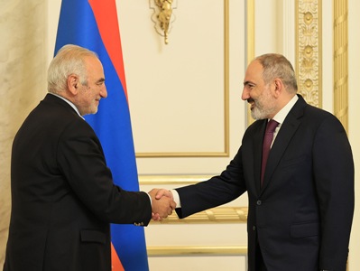 Никол Пашинян принял французского политического деятеля армянского происхождения Жоржа Кепенекяна