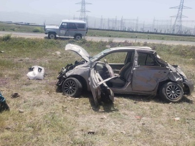 Սիսիան-Գորիս ճանապարհին «Nissan March»-ը դուրս է եկել երթևեկելի հատվածից և սահել դեպի հարակից ձորակը