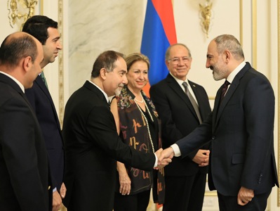 Armenia PM receives representatives of Armenian Missionary Association of America