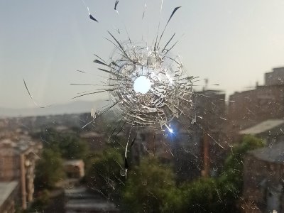 Журналистка Тегмине Енокян заявила о том, в ее квартиру дважды стреляли