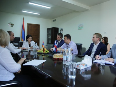 Ժաննա Անդրեասյանը ՌԴ լուսավորության փոխնախարարի հետ քննարկել է ՀՀ-ում ռուսերենով ուսուցմամբ դասարանների գործունեությանը